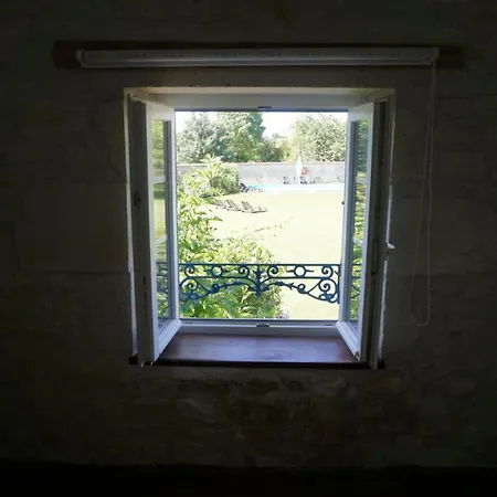 Pistoulet Feriehus Villeneuve-la-Comtesse